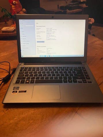 Acer Aspire V5-471G I3 ,8GB ,500GB storage ,with windows 10, Nieuw