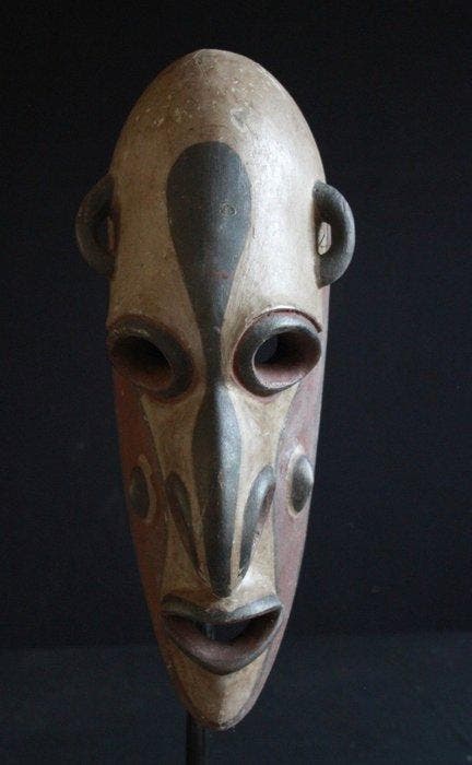 Masker van een oorlogskano uit Tambanum -, Antiek en Kunst, Kunst | Niet-Westerse kunst
