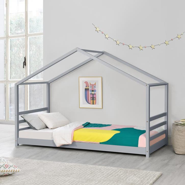 Kinderbed Vardo grenen huisbed en bedbodem 90x200 grijs, Kinderen en Baby's, Kinderkamer | Bedden, Verzenden