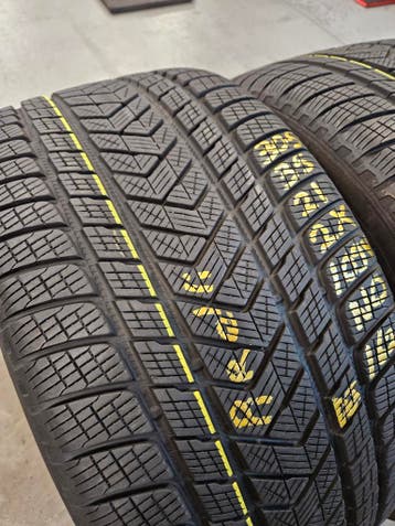 305/35/21 100V NO PIRELLI WINTERBANDEN 7,5MM PROFIEL DEMO 2X, Ophalen, Gebruikt, 305 mm, Band(en)