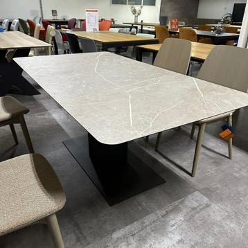 Bert Plantagie Eettafel Shelter - Ongebruikt, Kunststof, 100 tot 150 cm, 150 tot 200 cm, Ophalen of Verzenden