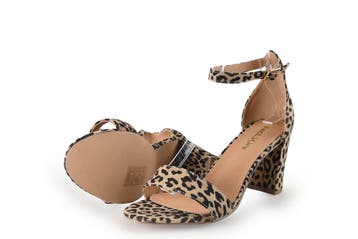 Nelson Pumps in maat 39 Panter, Kleding | Dames, Pumps, Overige kleuren, Verzenden, Zo goed als nieuw