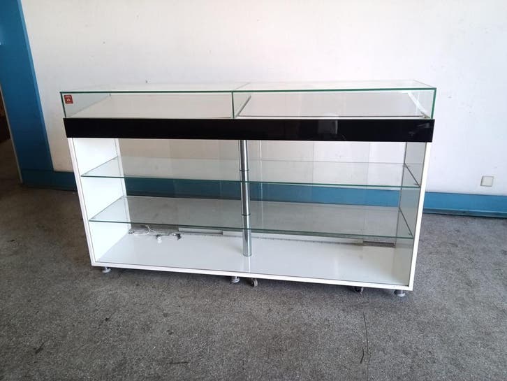 Glazenvitrine - B176 x D48 x H107 cm, Zakelijke goederen, Kantoor en Winkelinrichting | Winkel en Inventaris