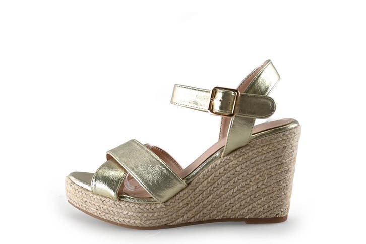 Cellini Sandalen in maat 41 Goud, Kleding | Dames, Schoenen, Overige kleuren, Zo goed als nieuw, Sandalen of Muiltjes, Verzenden