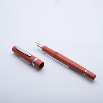 Stipula - Novecento Orange Ebonite and Silver with Gold nib, Nieuw