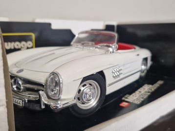 Bburago 1:18 - Modelauto - Mercedes, Nieuw