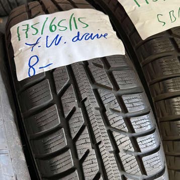 2 x Yokohama W.Drive 175-65-15 Winterbanden 8mm, Gebruikt, 15 inch, 175 mm, Band(en)