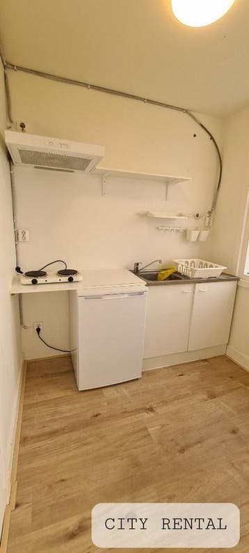 Te huur: Studio Mathenesserweg in Rotterdam, Rotterdam, Zuid-Holland