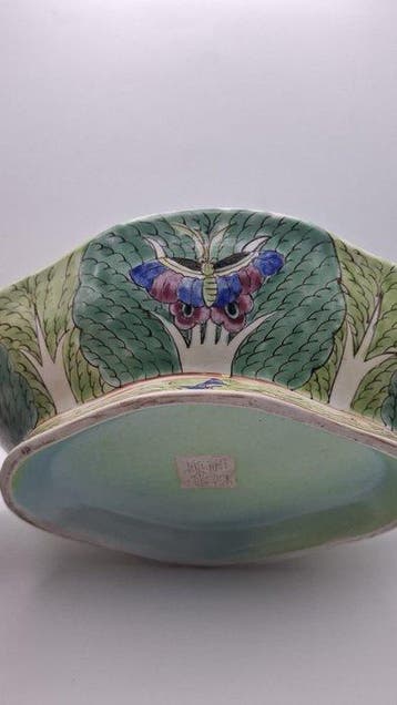 Antique Chinese Famille Rose Pedestal Bowl – Bok Choy &, Antiek en Kunst