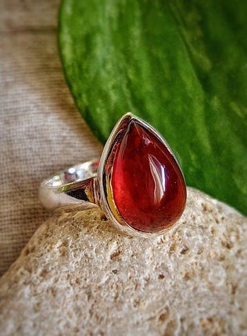 Prachtige ring van 925 zilver met granaat, topkwaliteit,