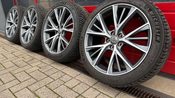 Volvo 19 inch V90 Triple spaak velgen met winterbanden, Auto-onderdelen, 19 inch, Gebruikt, 255 mm, Banden en Velgen