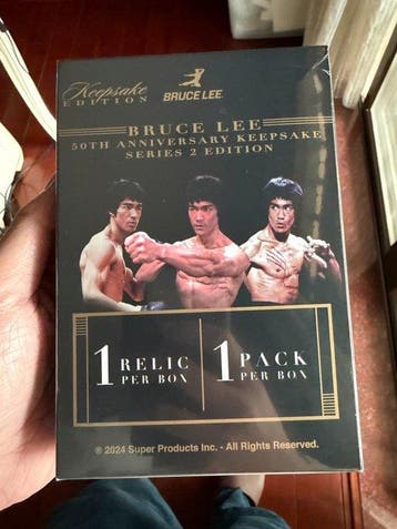 Super Products bruce lee - 1 Box - Near Mint (NM), Verzamelen, Nieuw