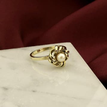 Vintage gouden ring met parel, Gebruikt, 19 tot 20, Ophalen of Verzenden, Met edelsteen