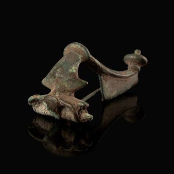 Oud-Romeins Legionaire boogfibula (Zonder minimumprijs)