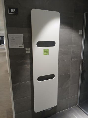Radiator. Luxe Vasco model incl. aansluitblok 0002 - 58, Ophalen, Nieuw, Radiator