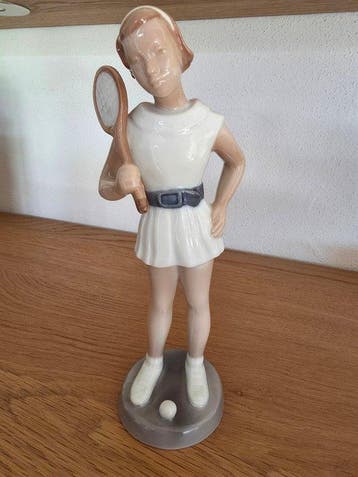 Bing & Grondahl - Figuur - Mädchen mit Tennisschläger -