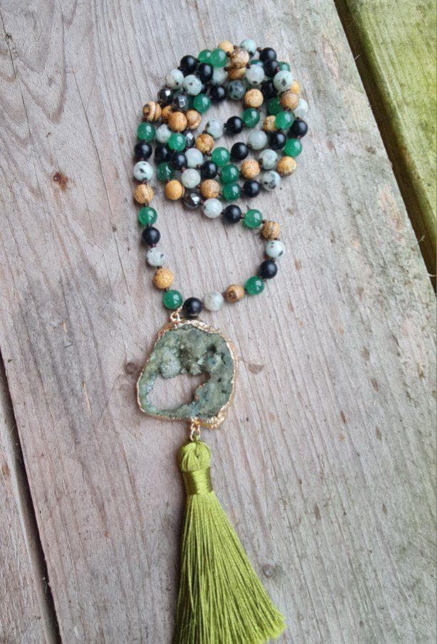 Boho edelsteen lange ketting - kralen ketting  Groen kleur, Sieraden, Tassen en Uiterlijk, Armbanden