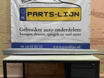 Gebruikte Afdeklijst dorpel Links voor Mercedes A Klasse2018, Ophalen of Verzenden, Nieuw
