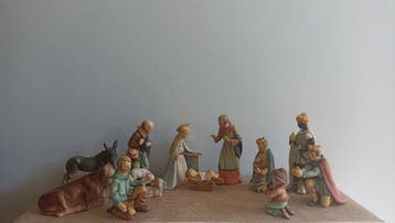 M.I. - Kerstbeeldje (12) - Keramiek - Kerst tafereel Hummel