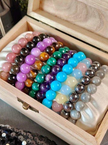 Collectie armbanden malachiet, turkoois, lepidoliet,, Verzamelen, Mineralen en Fossielen