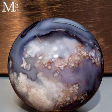 Sakura Agate met ingewikkelde 3D-bloemvormige insluitingen