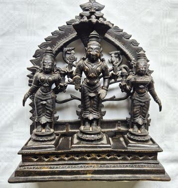 Zuid-Indiase Drie-eenheid van Vishnu - Brons - India - 19e