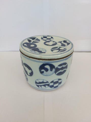Doos - Porselein - merk KANGXI 19e