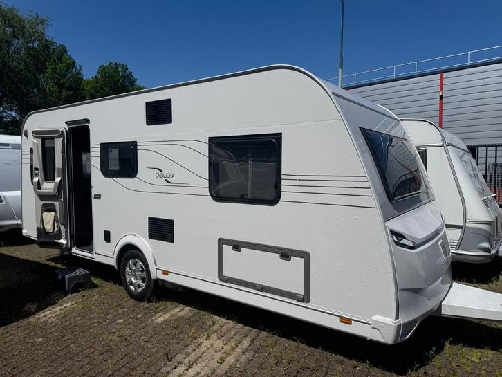Tabbert Cazadora 550 E, Enkele bedden, Rondzit, Zondag open, Caravans en Kamperen, Caravans, 1250 - 1500 kg, Gascomfoor, Hordeur
