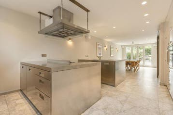 Te huur: Huis Hogeweg in Amsterdam, Amsterdam, Noord-Holland