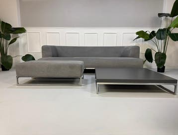 B&B Italia Solo Sofa Grijs Stof Tafel: Tavolo + Hocker, Tweepersoons, Ophalen of Verzenden, Zo goed als nieuw, Rechte bank