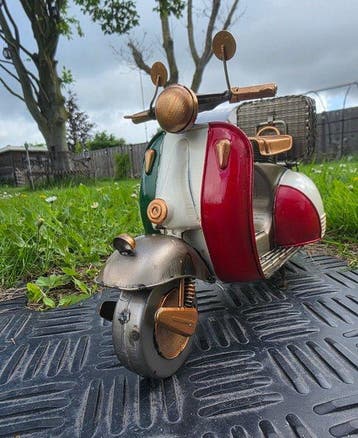 Decoratief ornament - Italiaanse Vespa-scooter