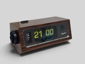 Flip klok - Rhythm  No. 7RD020 – Japanese 1970s Woodgrain