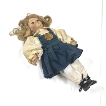 Vintage porseleinen pop met blond krullend haar en blauwe, Verzenden, Gebruikt