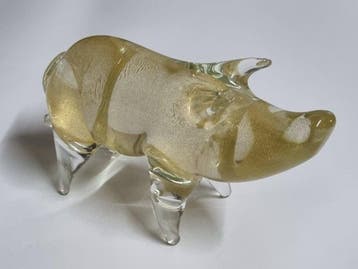 Mario Dei Rossi - sculptuur, Maialino vetro di Murano e oro, Antiek en Kunst