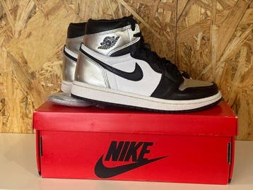 Nike - Air Jordan 1 High - Sneakers - Maat: EU 36.5, Nieuw