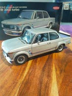 Kyosho 1:18 - Modelauto - BMW 2002 turbo, Nieuw