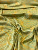 Klassiek ornamentaal jacquardweefsel met geometrisch-floraal