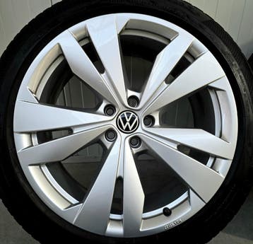 VW ID4 ID5 ID6 ID Buzz 20 inch velgen winterbanden OEM 5x112, Auto-onderdelen, Banden en Velgen, Banden en Velgen, Nieuw, 235 mm