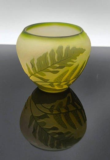 Emile Gallé - Vaas - Glas - Groene varenpatronen, Antiek en Kunst