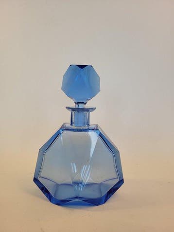 Böhmische Art-déco-Likörkaraffe aus blauem Glas, um 1930 -