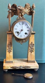Figurale pendule Empire Marmer, Brons, Messing - 1850-1900