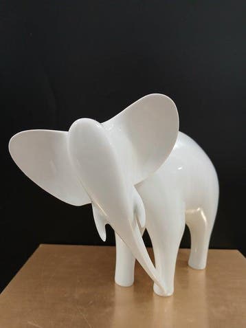 Royal Dux Porzellan-Manufaktur - Beeldje - White Elephant -