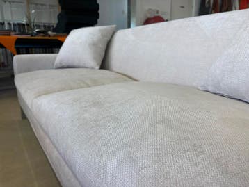 Minotti 2-zitsbank beige – Designbank – Direct leverbaar, Ophalen of Verzenden, Zo goed als nieuw