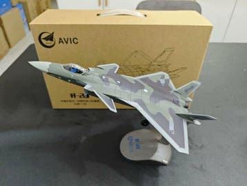 AVIC 1:72 - Modelvliegtuig - J-20, Nieuw