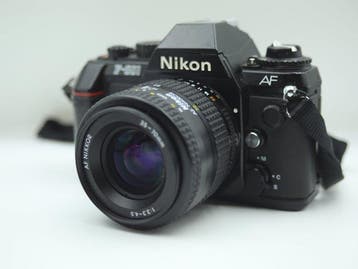 Nikon F-501camera + 35-70mm f3.5-4.5 lens Filmcamera, Nieuw