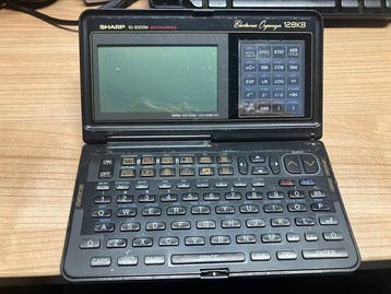 Sharp IQ-8300M Organiser - Computer (1) - Zonder originele, Nieuw