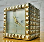 Klok - Maison Wolfers - Kubistische klok met 308 kubussen -