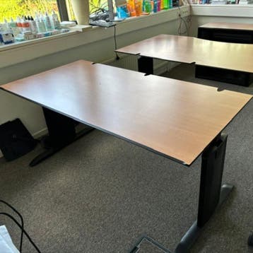 (MDK-107708) Lensvelt bureau - 180 x 90 cm | volkern pere..., Ophalen of Verzenden, In hoogte verstelbaar, Gebruikt