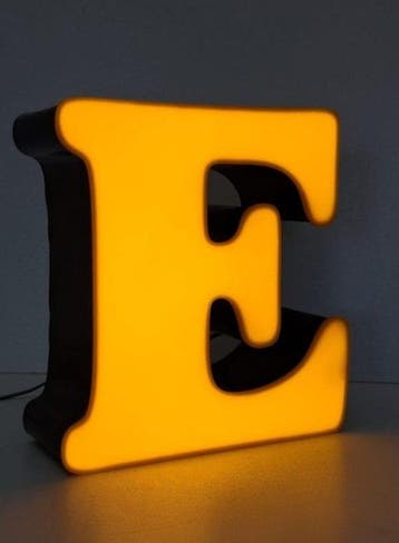Lamp - Metaal - Letter E