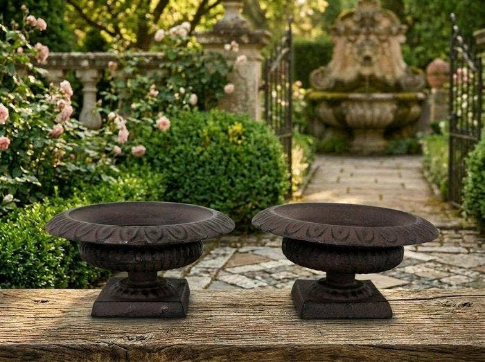 Bloempot (2) - Gietijzer - Franse vaas, Antiek en Kunst, Kunst | Designobjecten